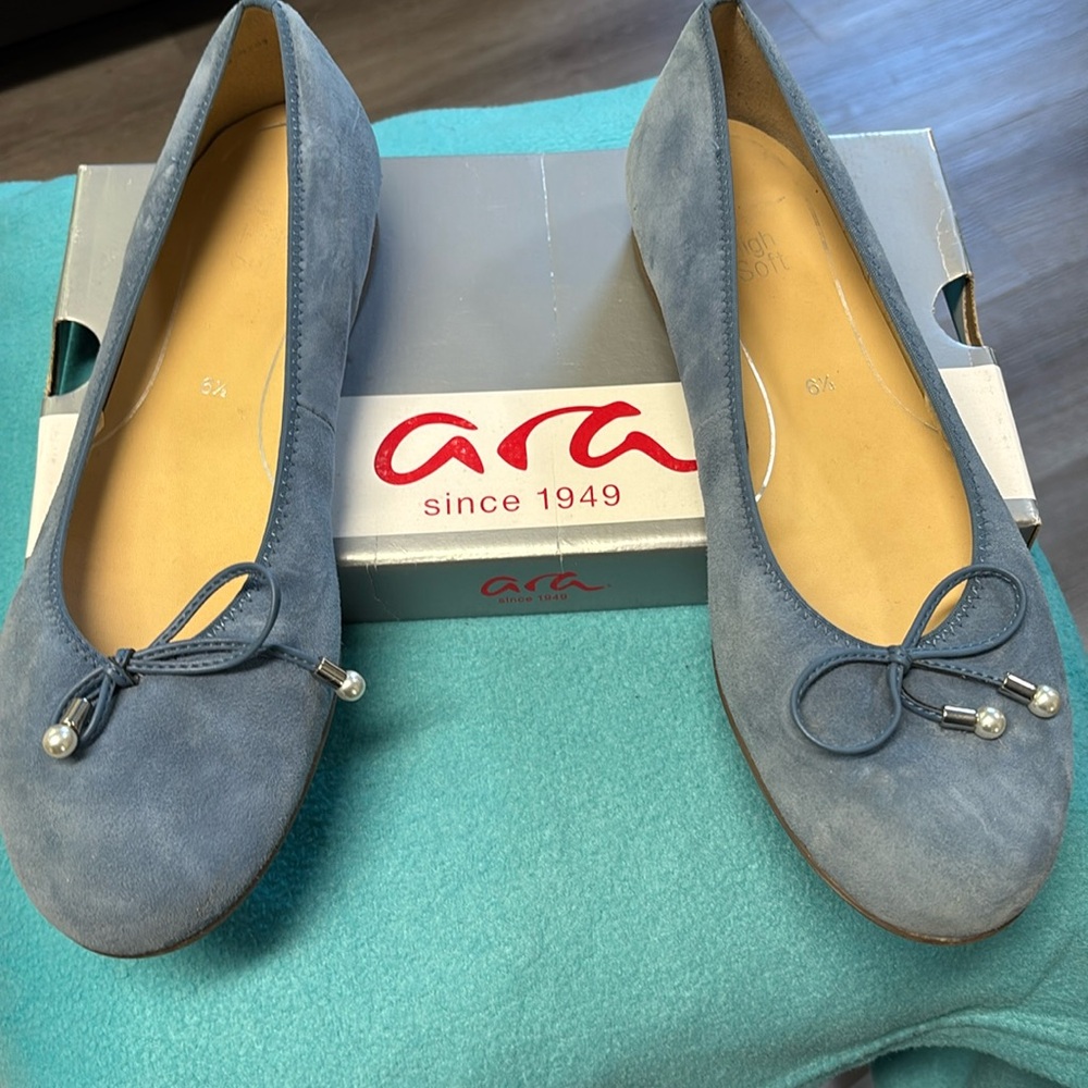 Ara sky blue suede flats